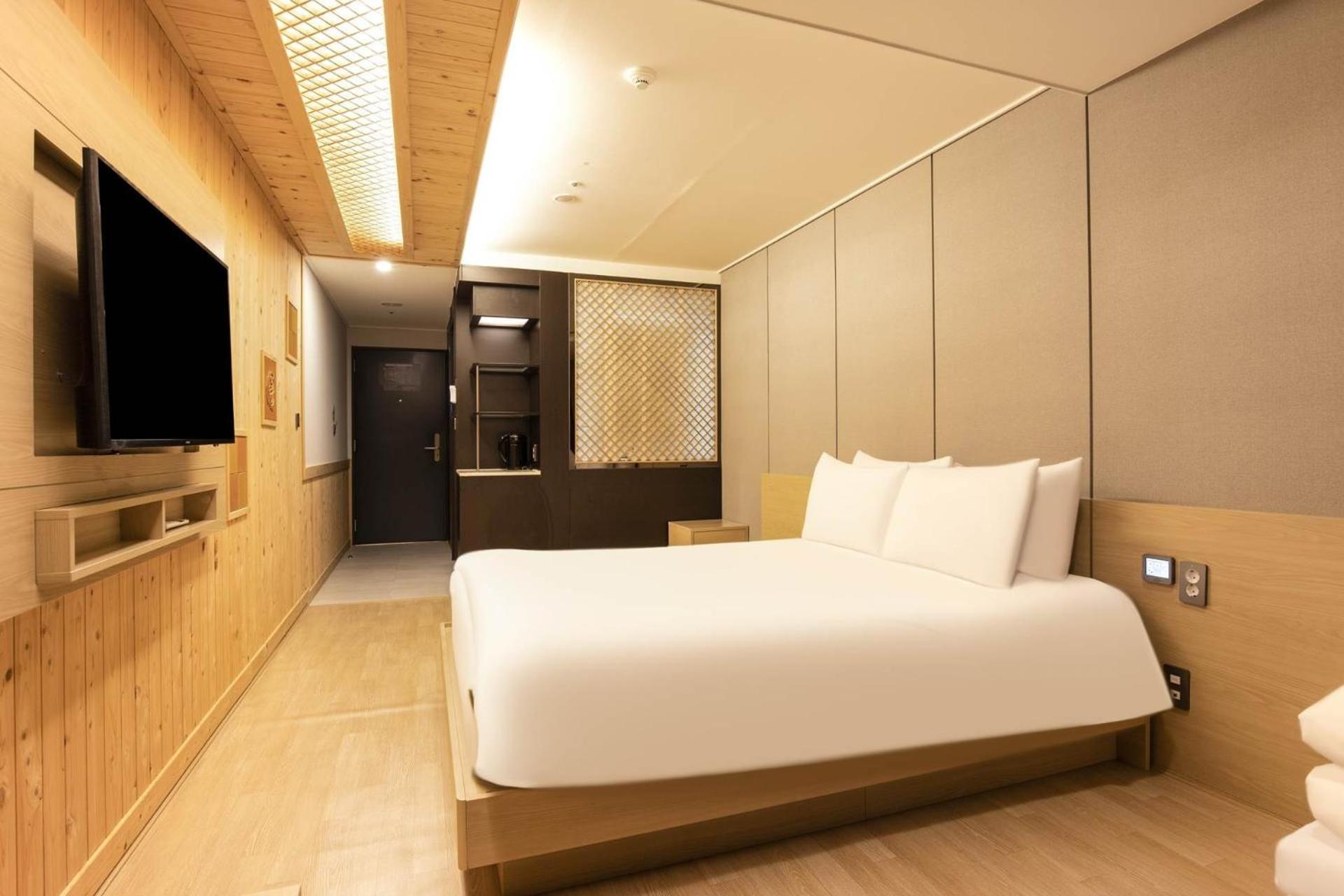 Double Room 5