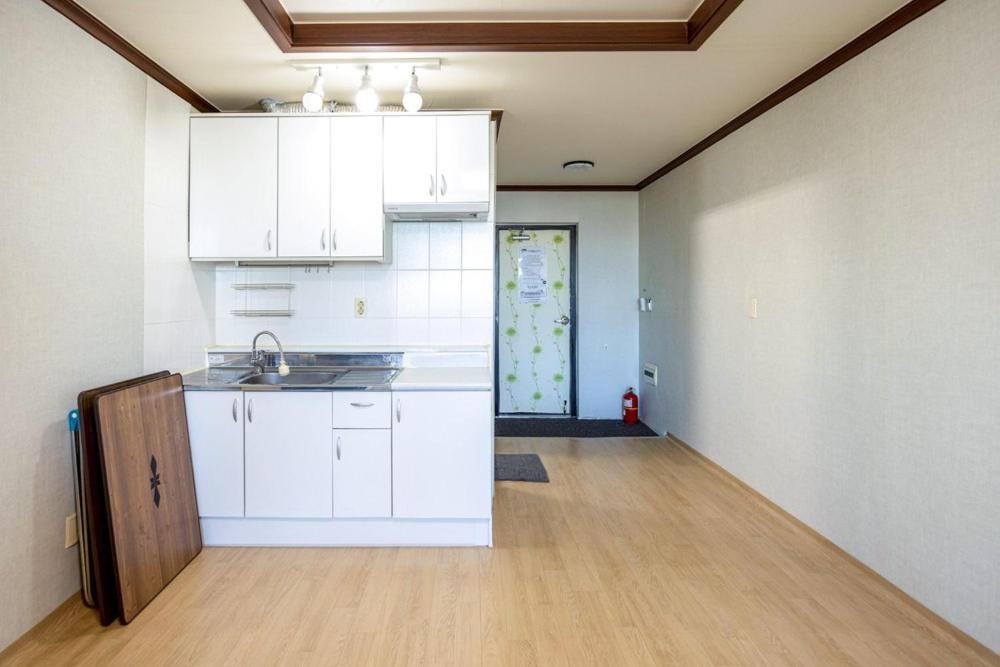 Double Room - Photo 8