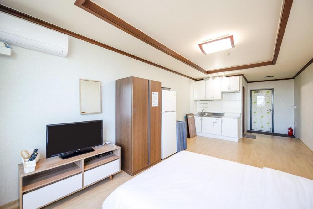 Double Room - Photo 9