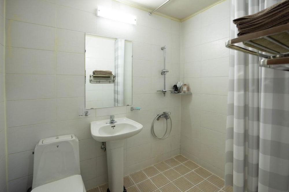 Double Room - Photo 13