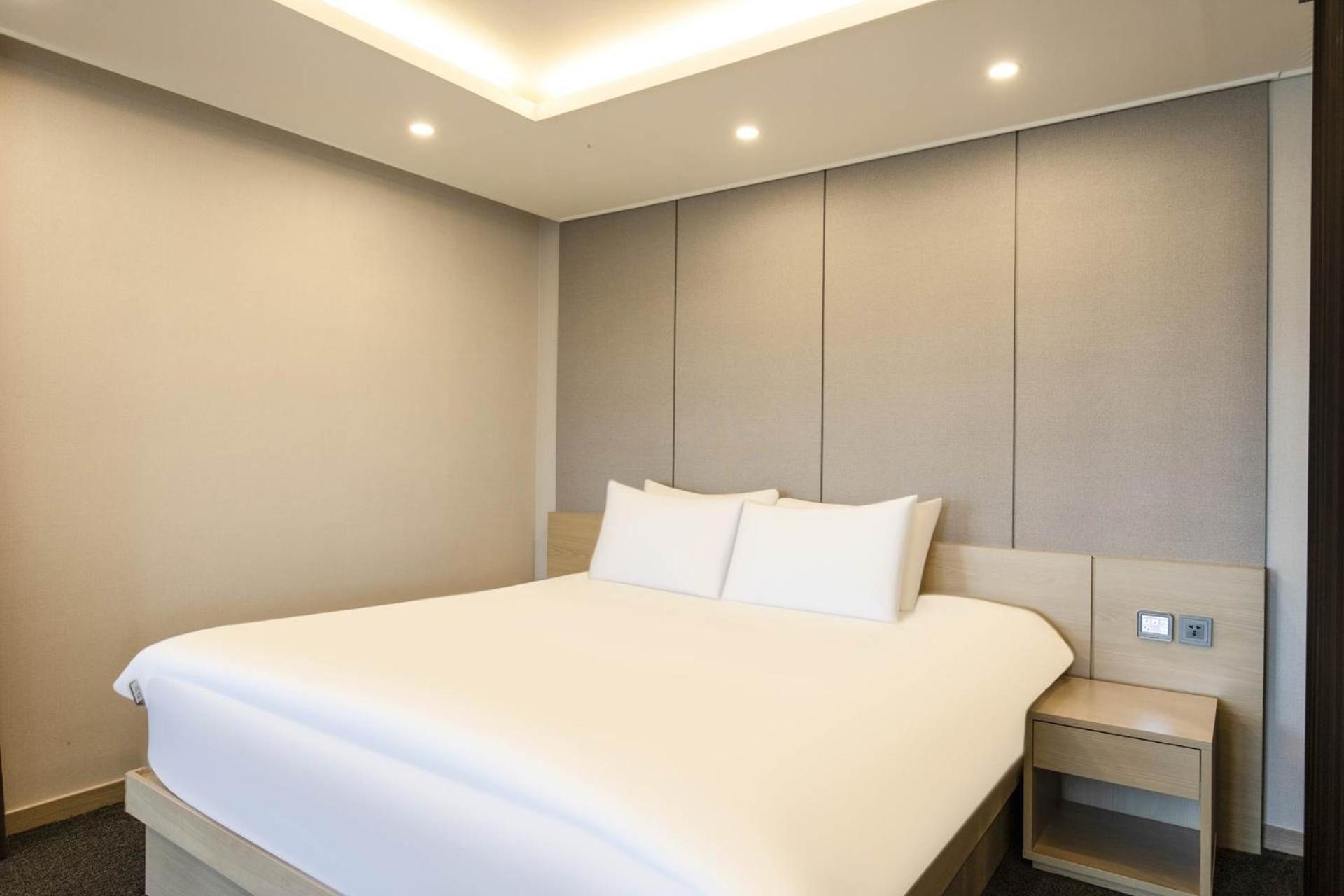 Double Room 6