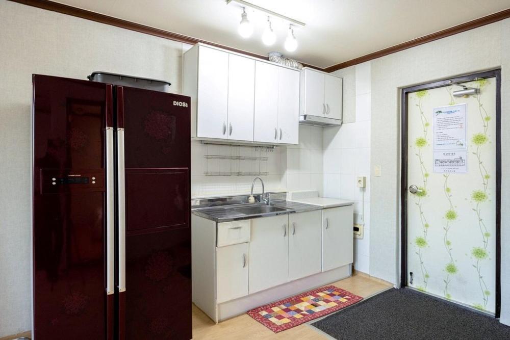 Family Room - Photo 2