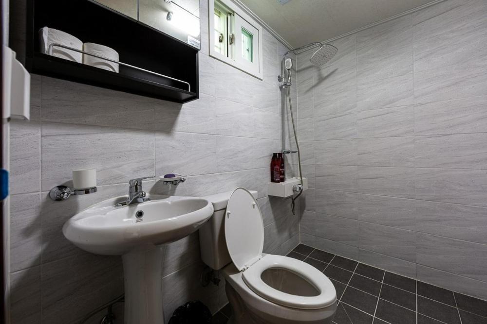 Double or Twin Room photo 2