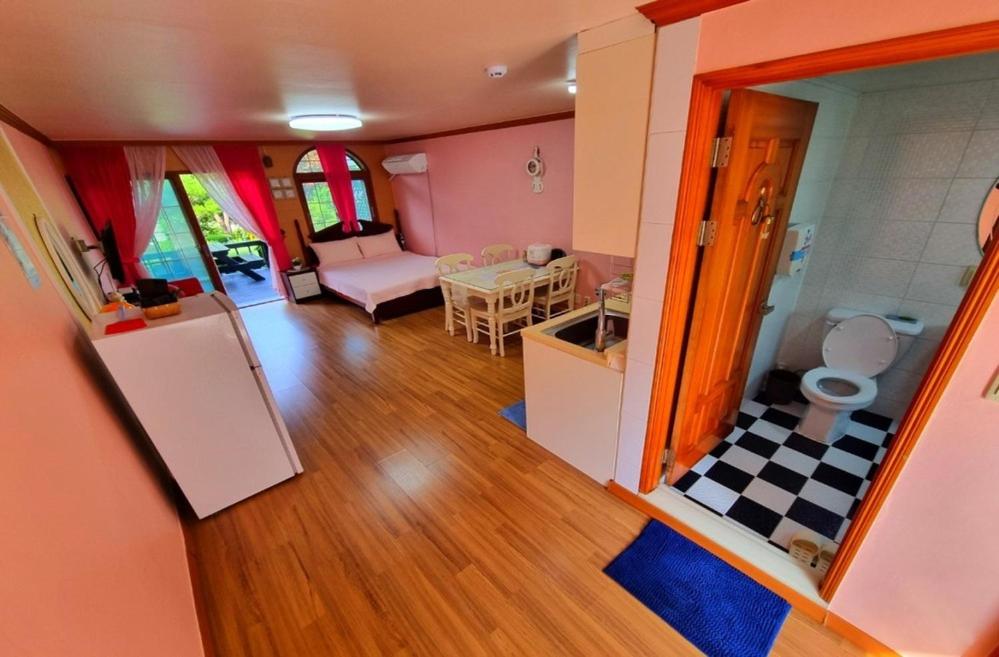 Double Room 6 photo 2