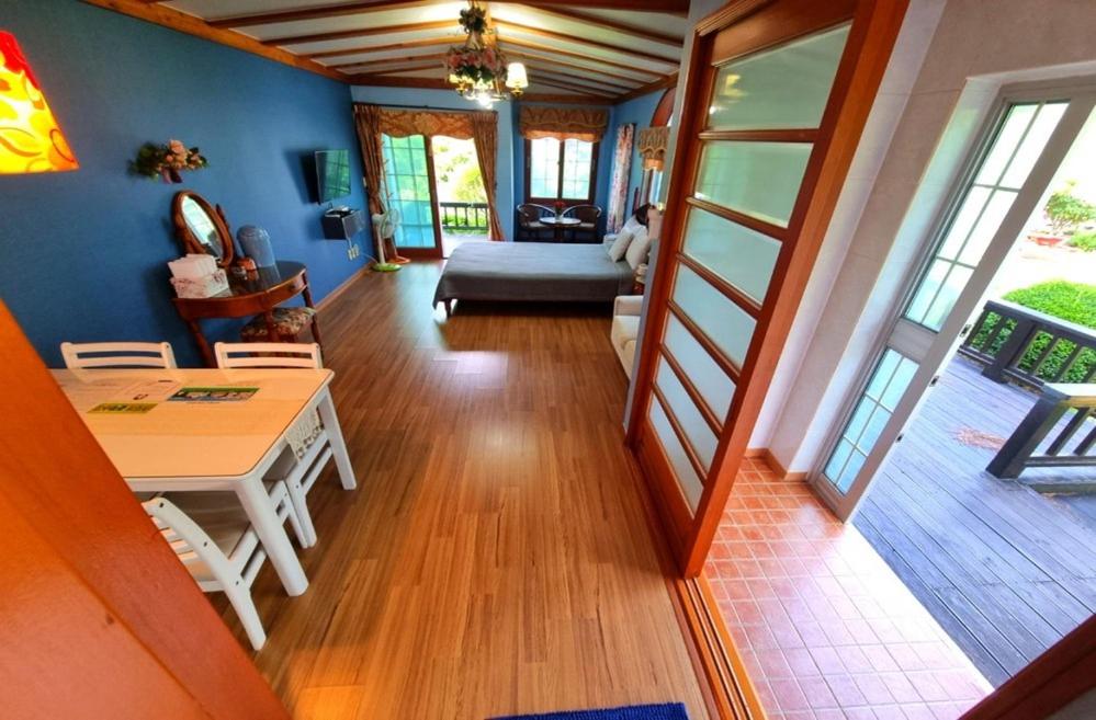 Double Room 5 photo 1