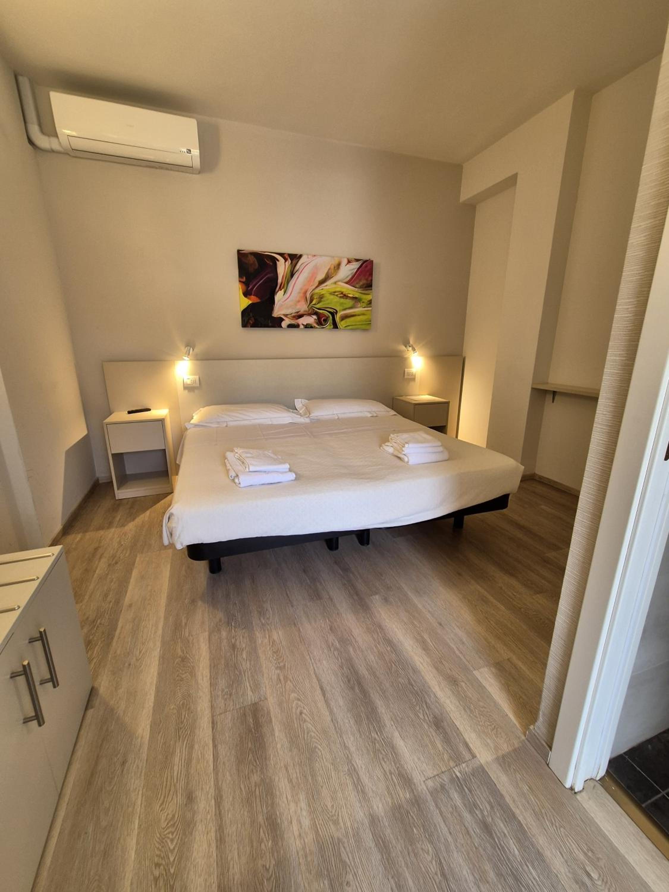Economy Double Room - Photo 4