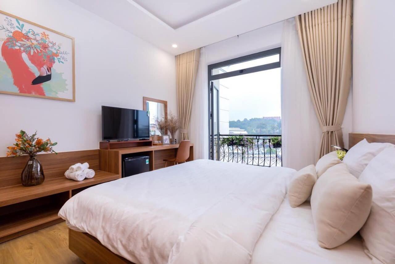 Deluxe Double Room with Balcony