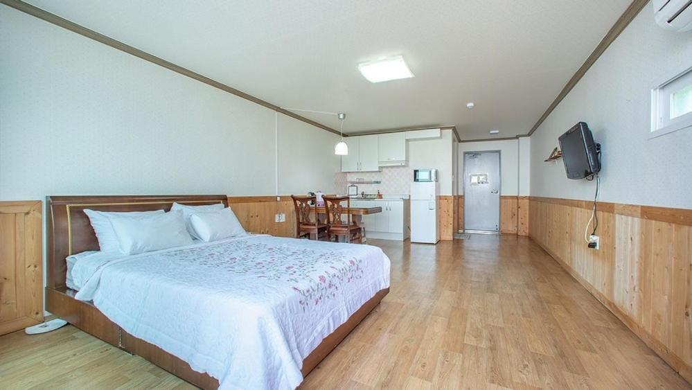 Double Room 2 photo 3