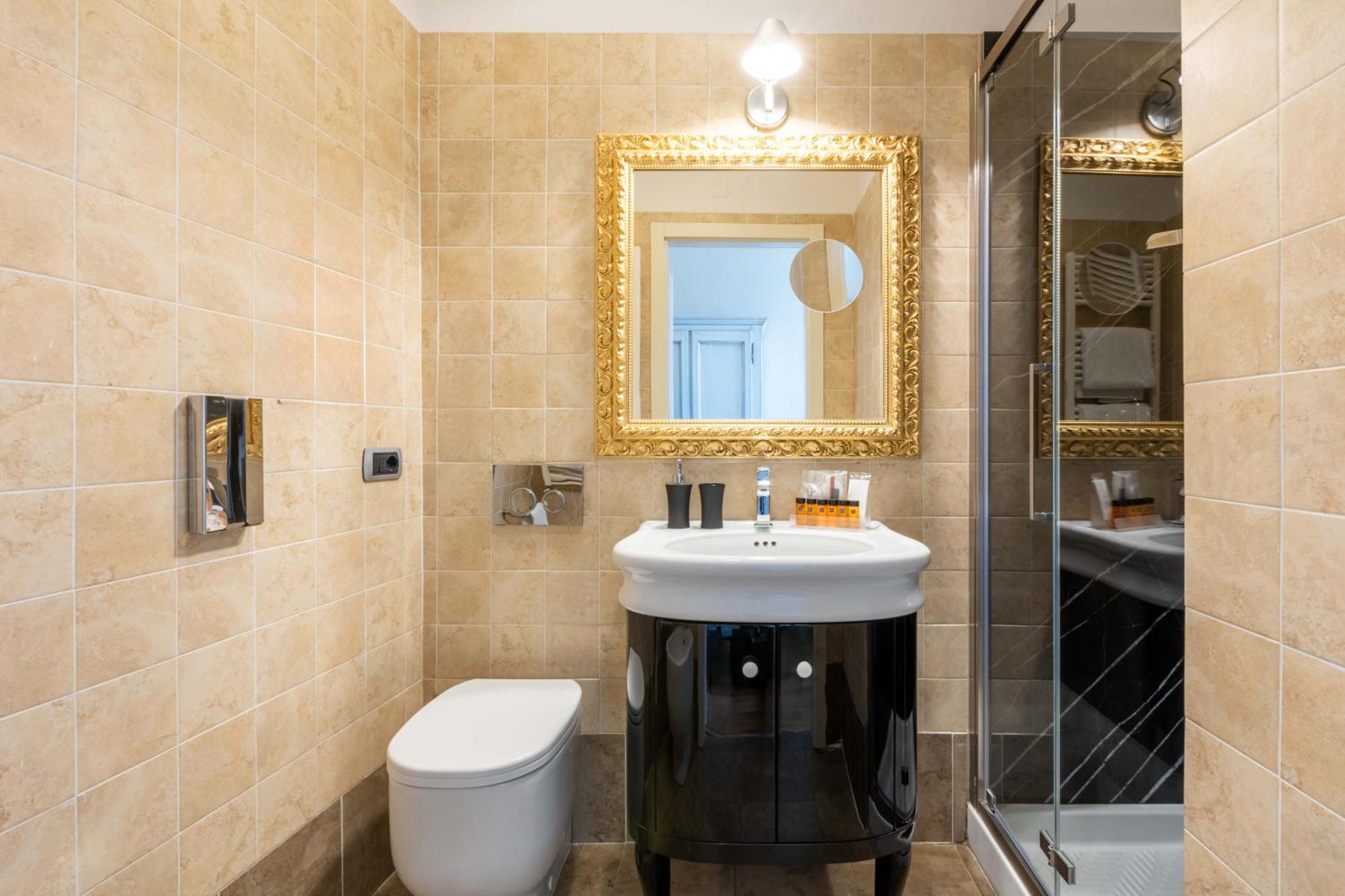 Double Room (1 Adult)