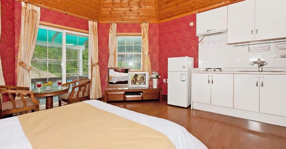 Double Room 2 - Photo 3