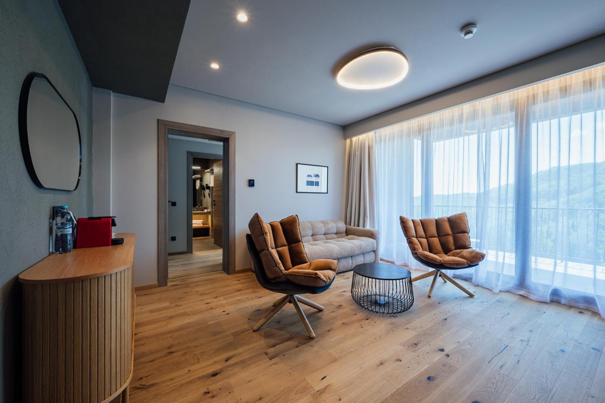 Two-Bedroom Suite with Panoramic View photo 1