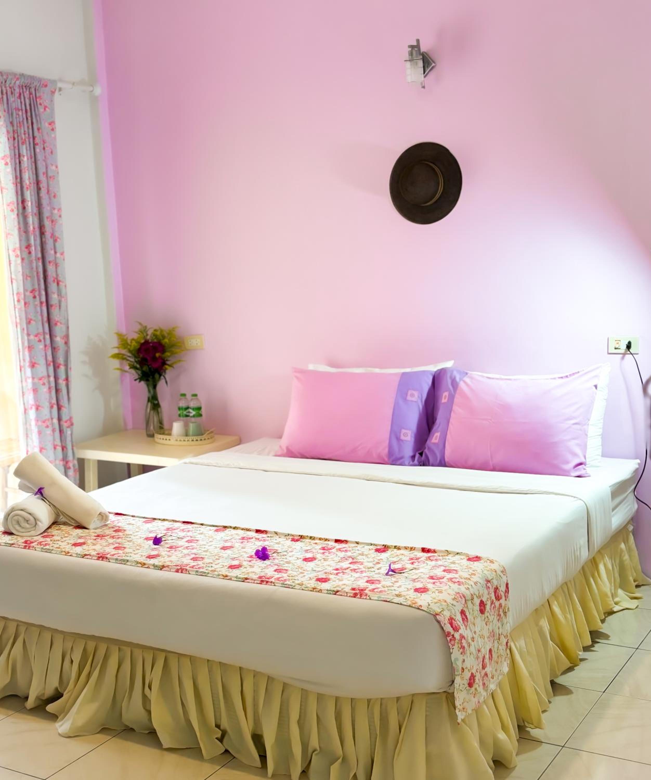 Standard Double Room - Photo 33