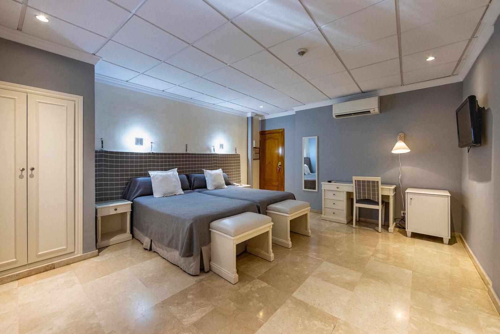 Twin Room - Photo 1