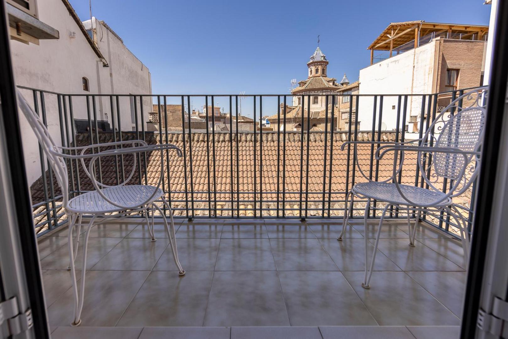 Twin Room - Photo 23