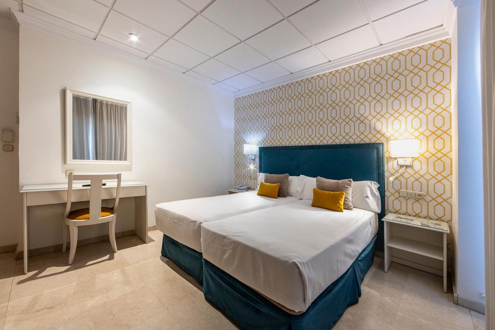 Twin Room - Photo 2