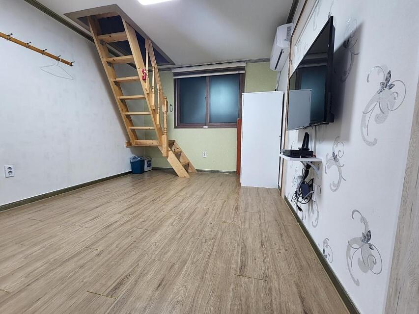 Family Room photo 1