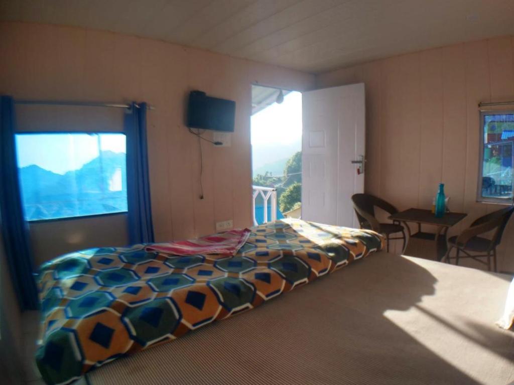 Deluxe Double Room with Balcony photo 1