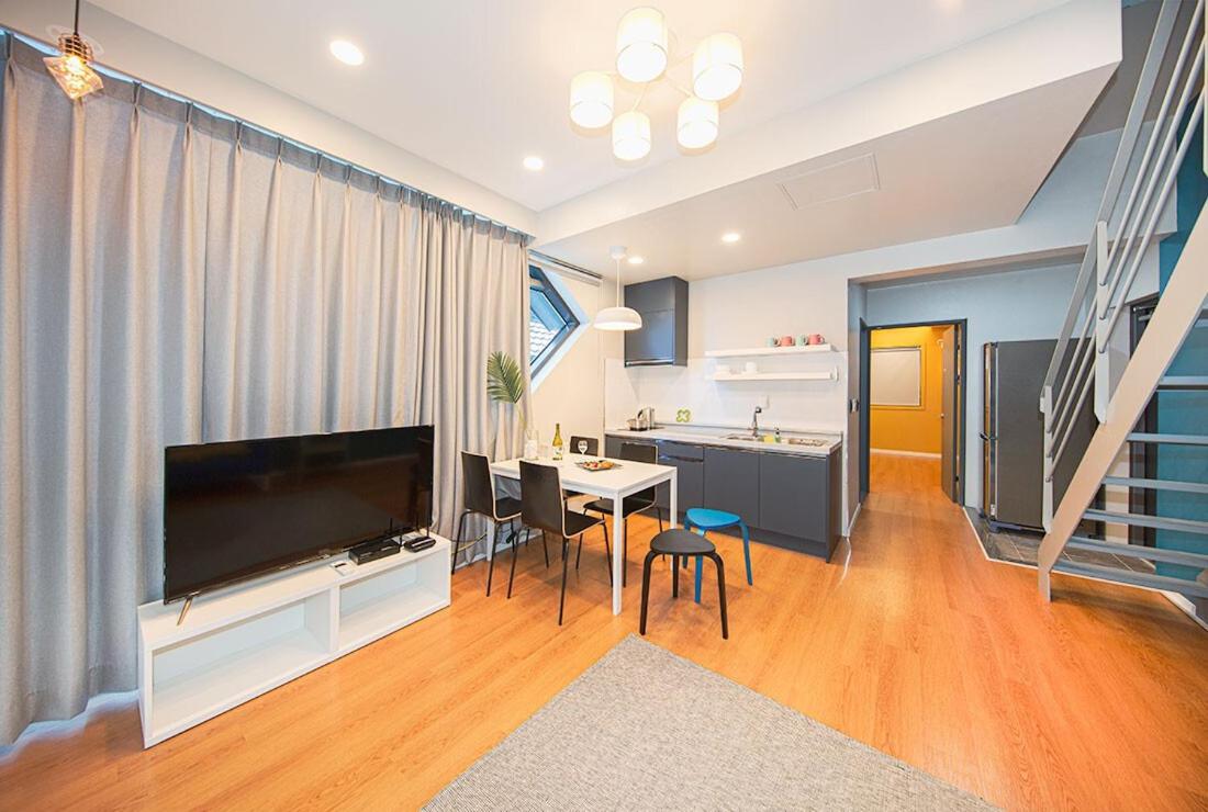 Family Room photo 3
