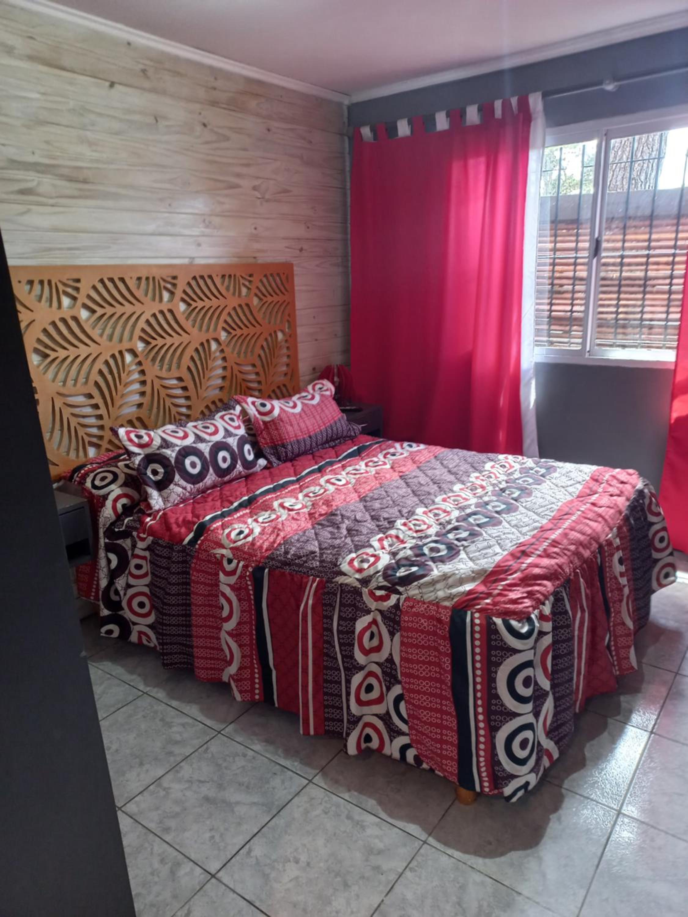 One-Bedroom House photo 1