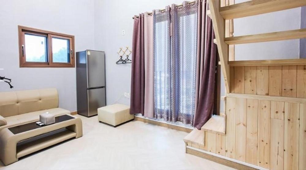 Family Room 6 photo 1