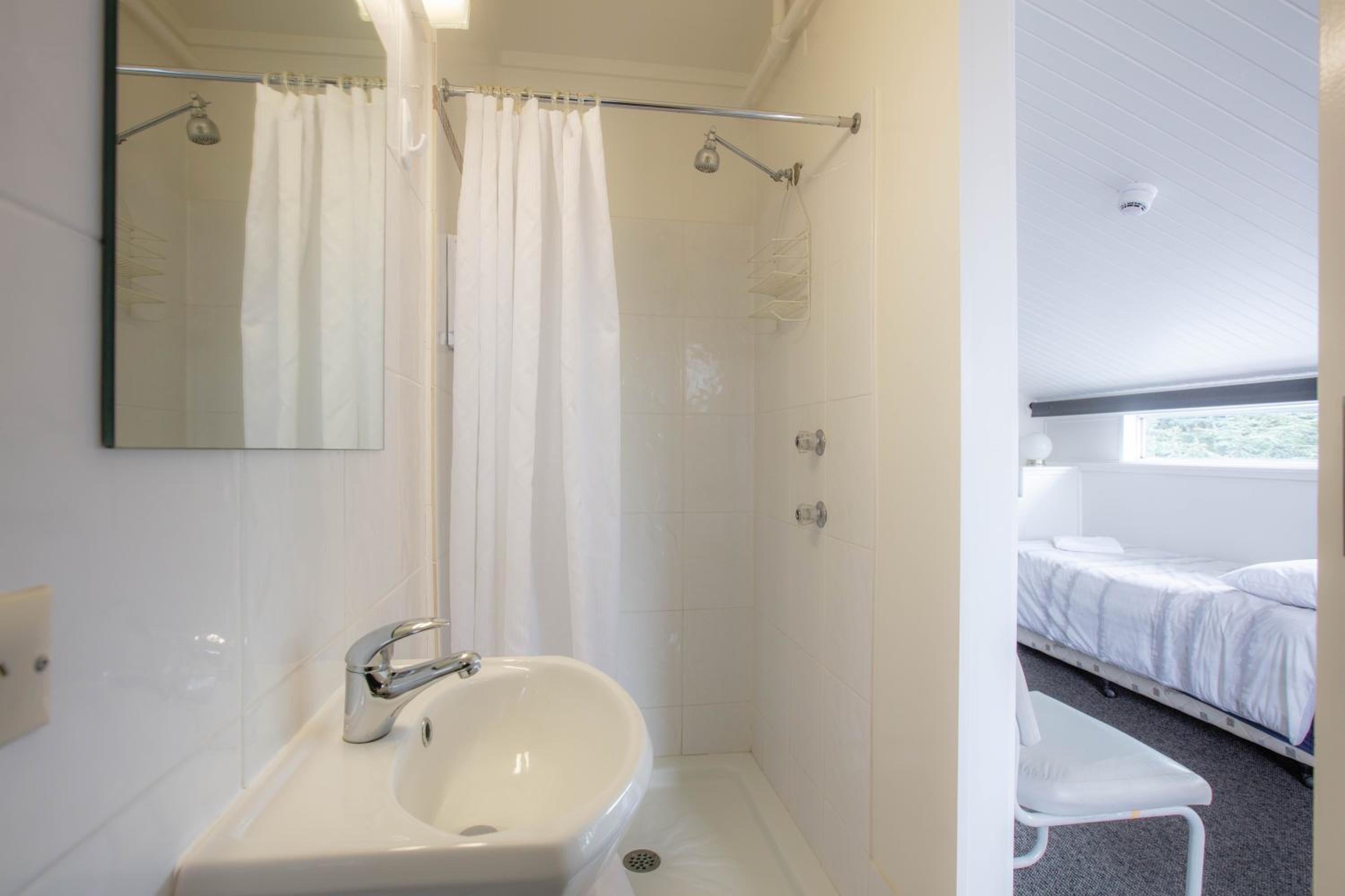 Family Room with Private Bathroom - Photo 3