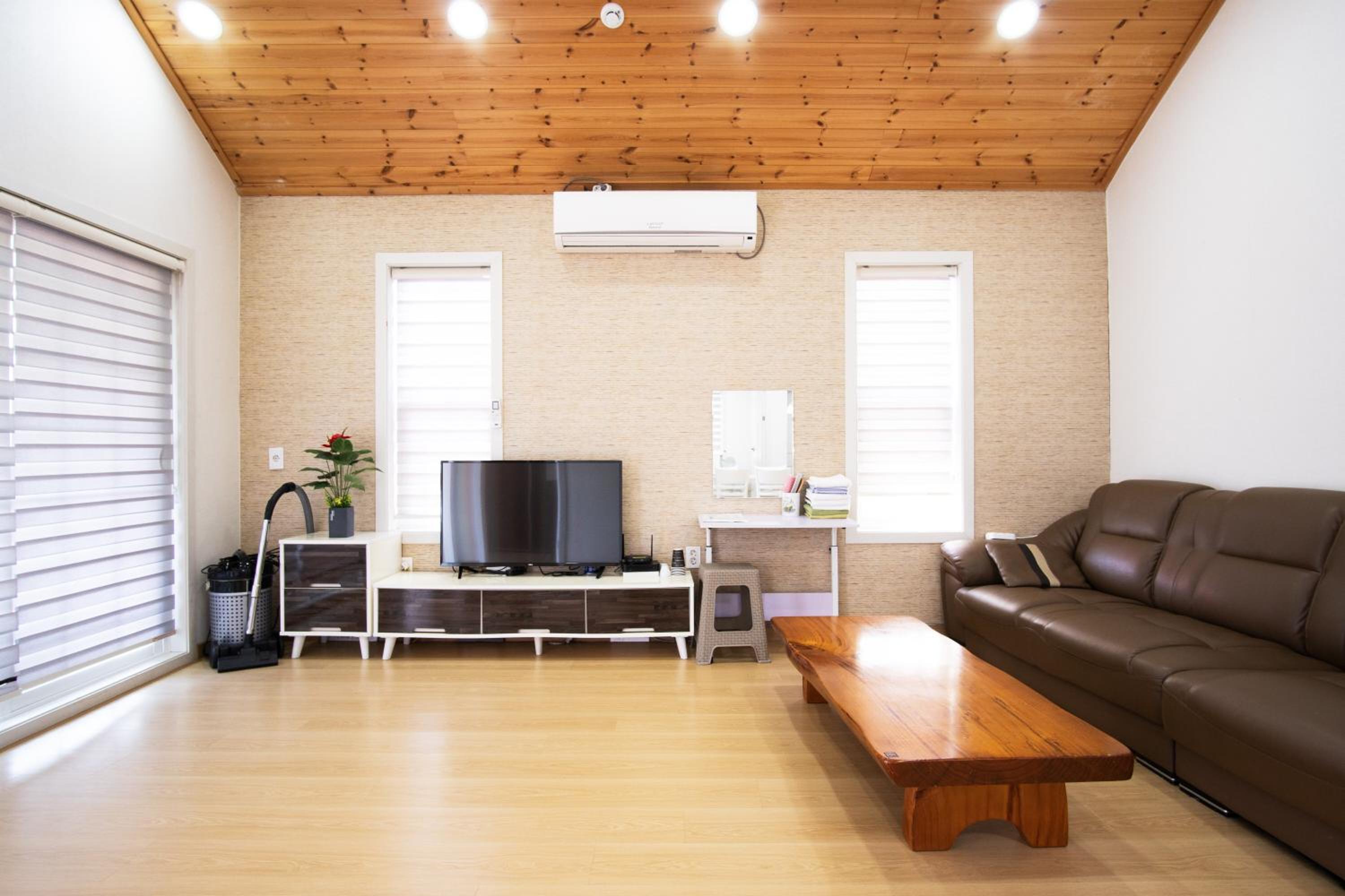 Family Room photo 1