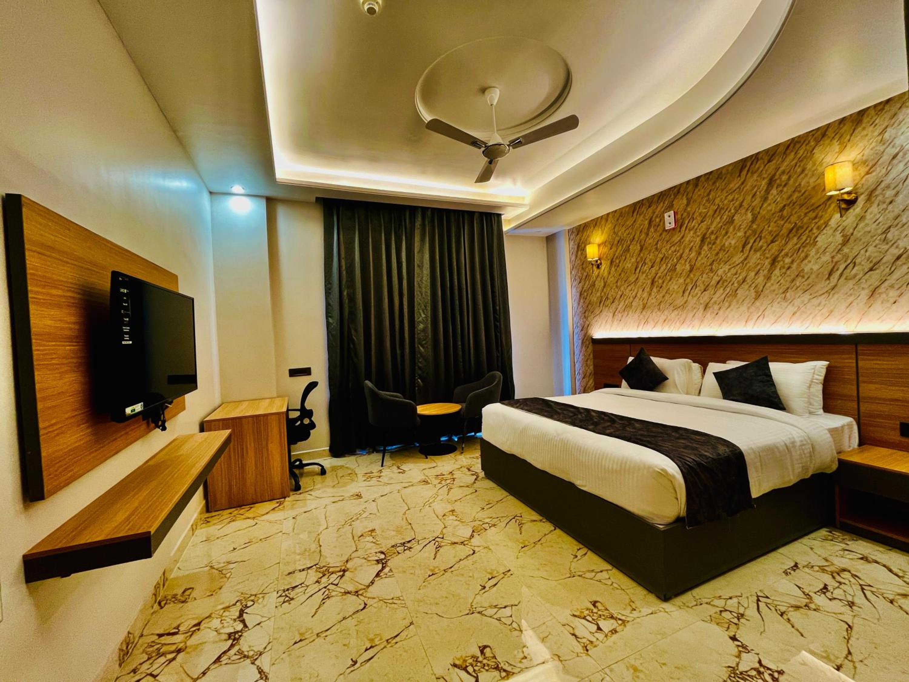 Deluxe Double Room photo 2