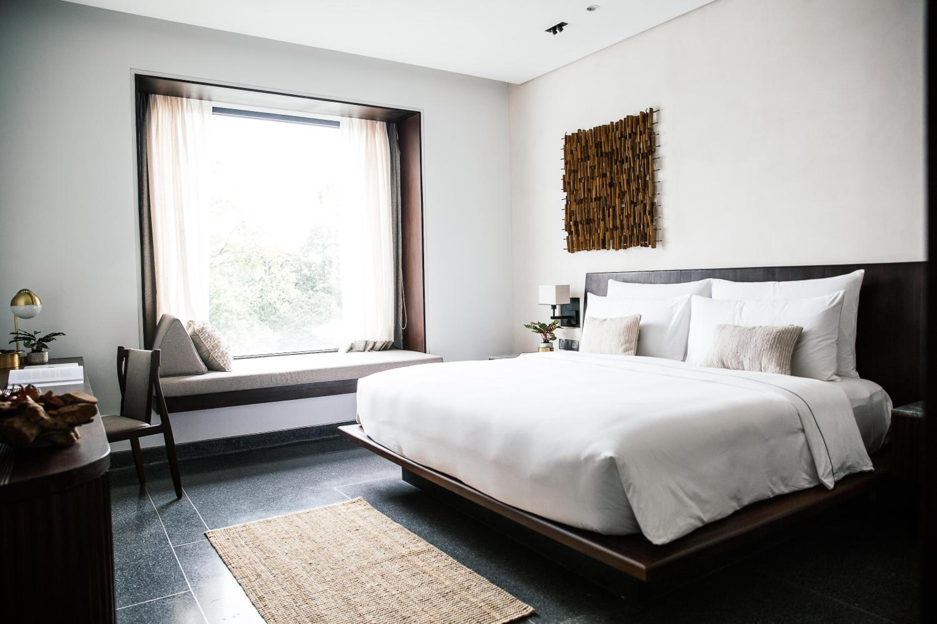 Deluxe Urban King Room photo 1