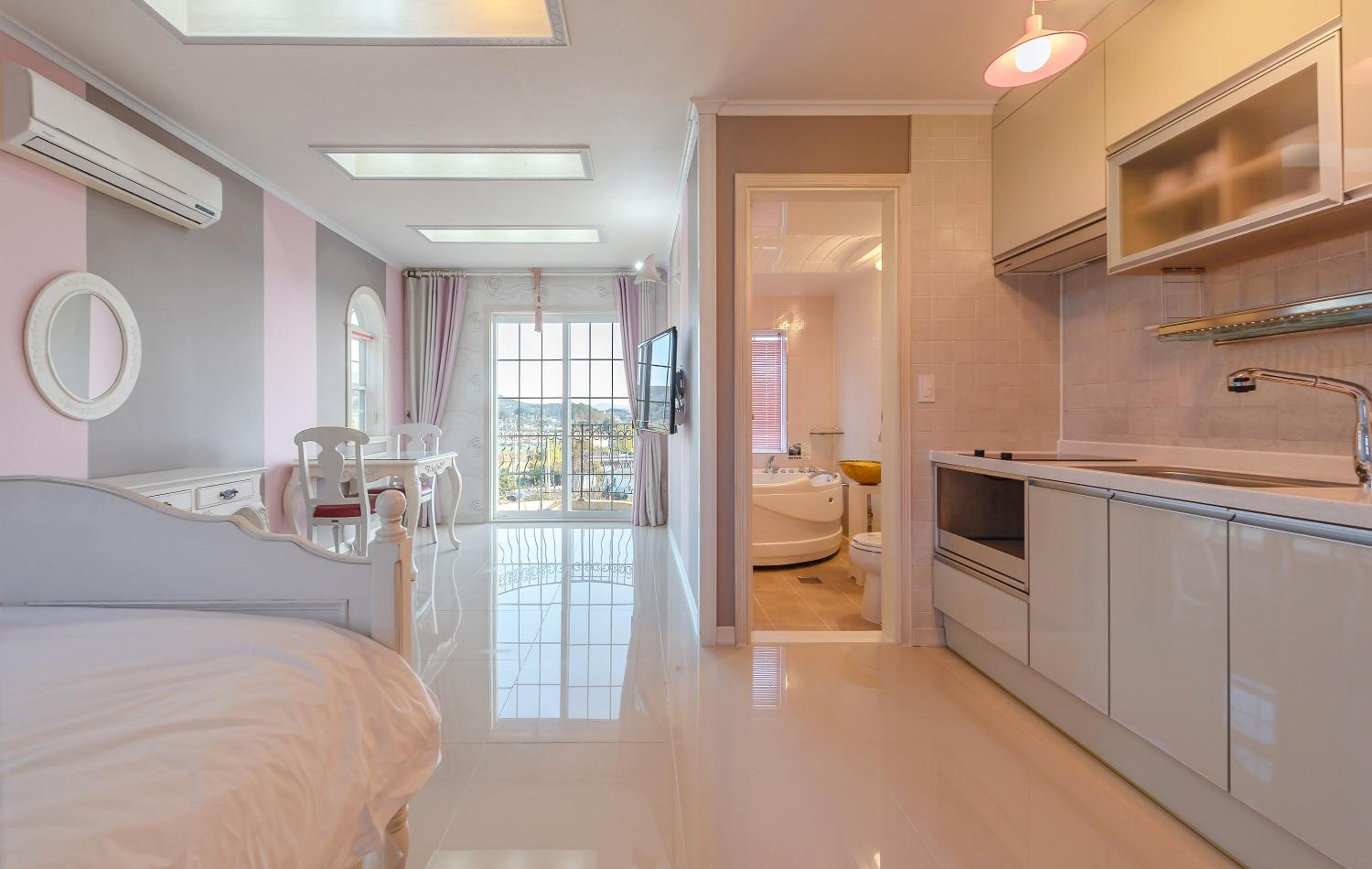 Double Room - Photo 1