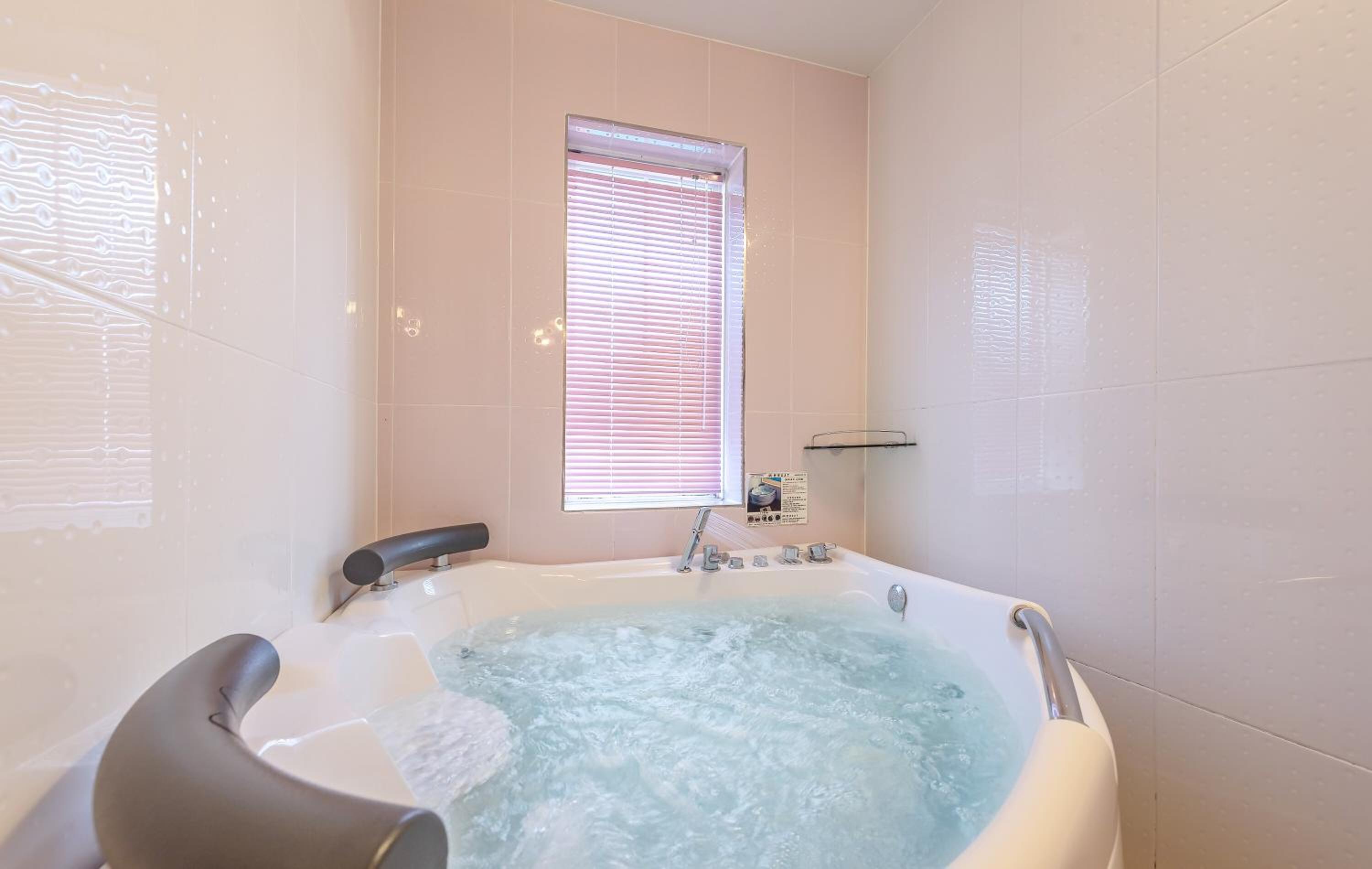 Double Room - Photo 10