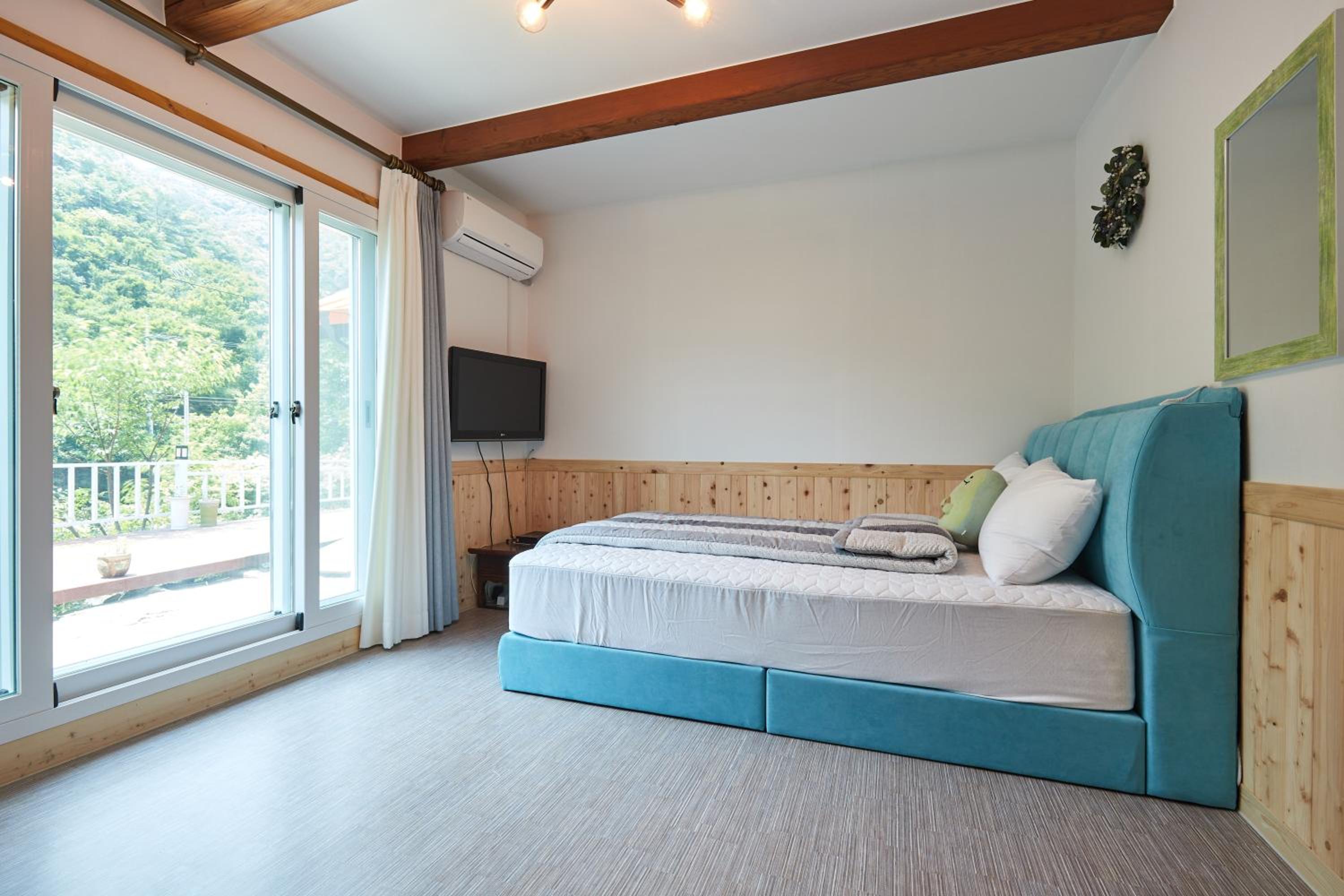 Double Room 4 photo 1