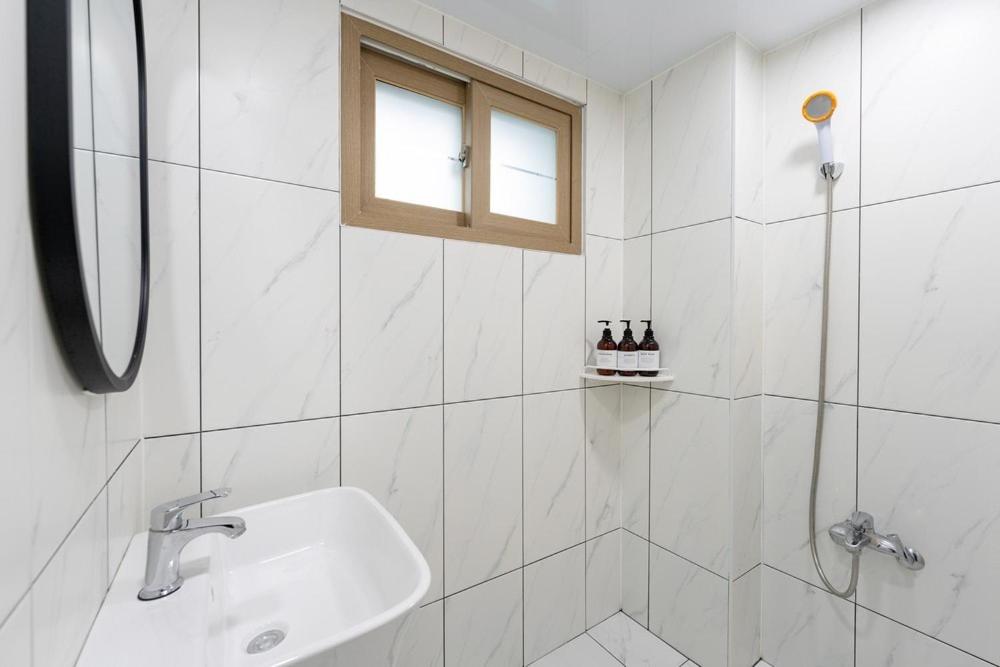 Double Room - Photo 6