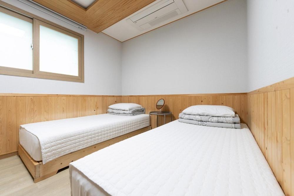 Double or Twin Room - Photo 4