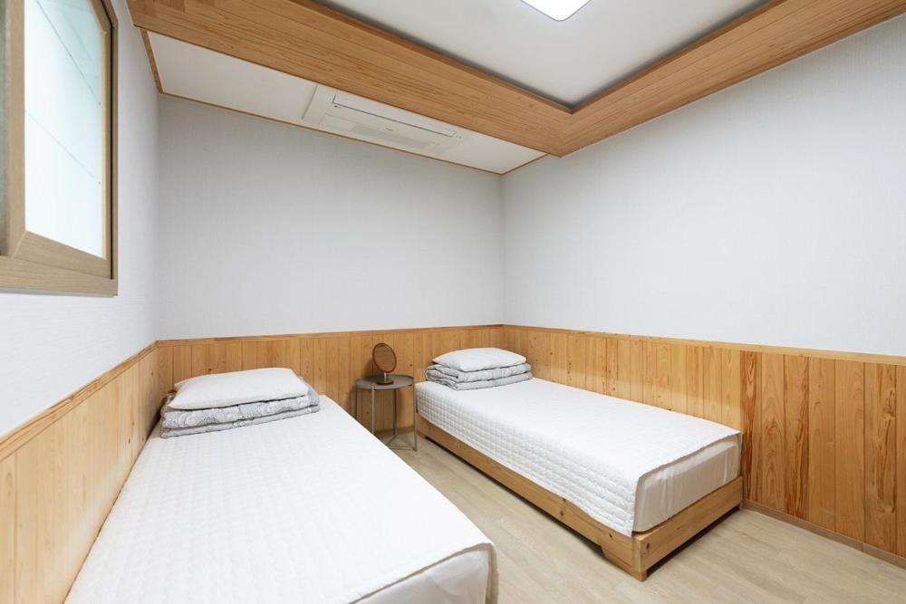 Double or Twin Room - Photo 6