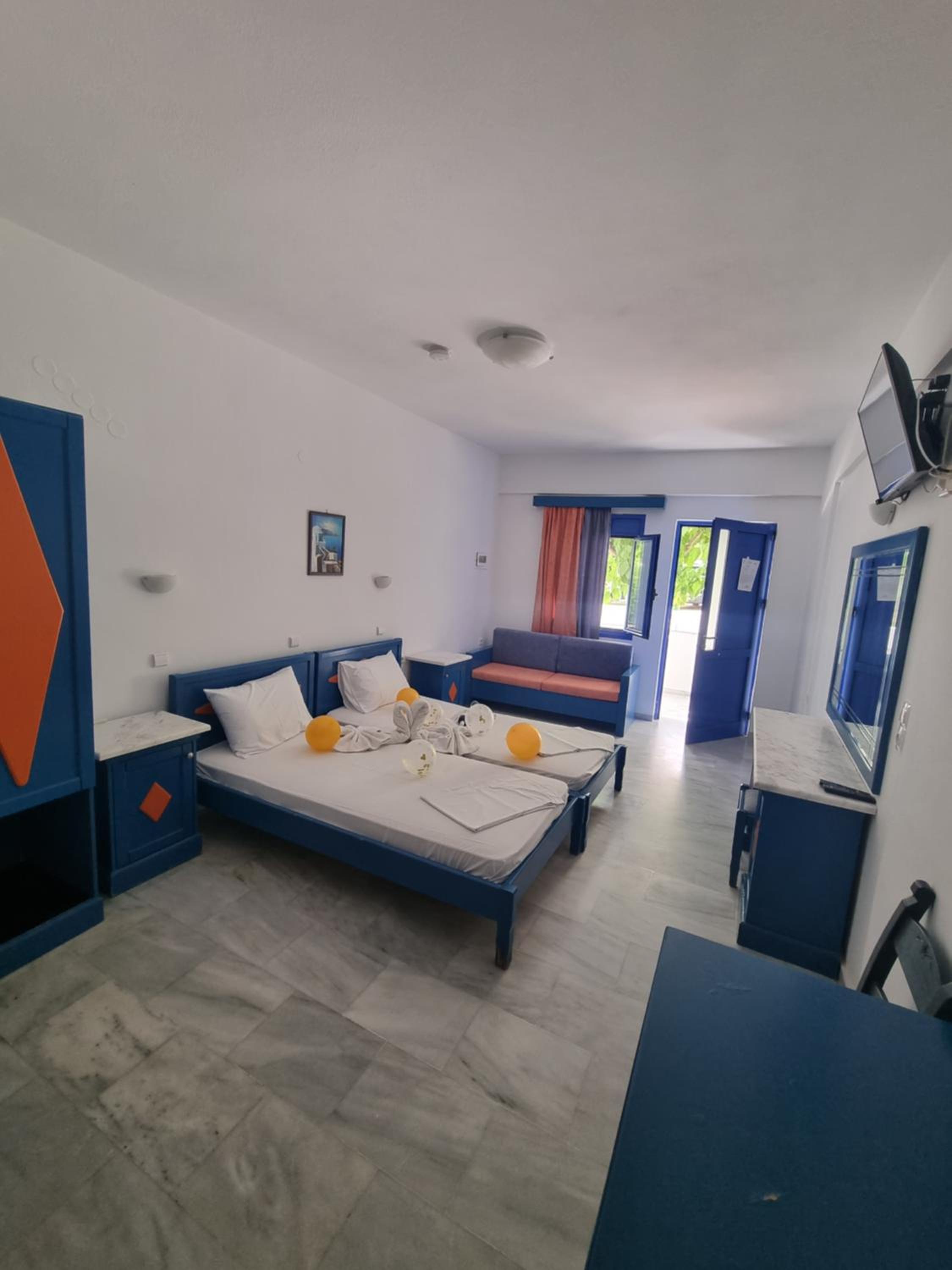 Studio (2 Adults) - Photo 12