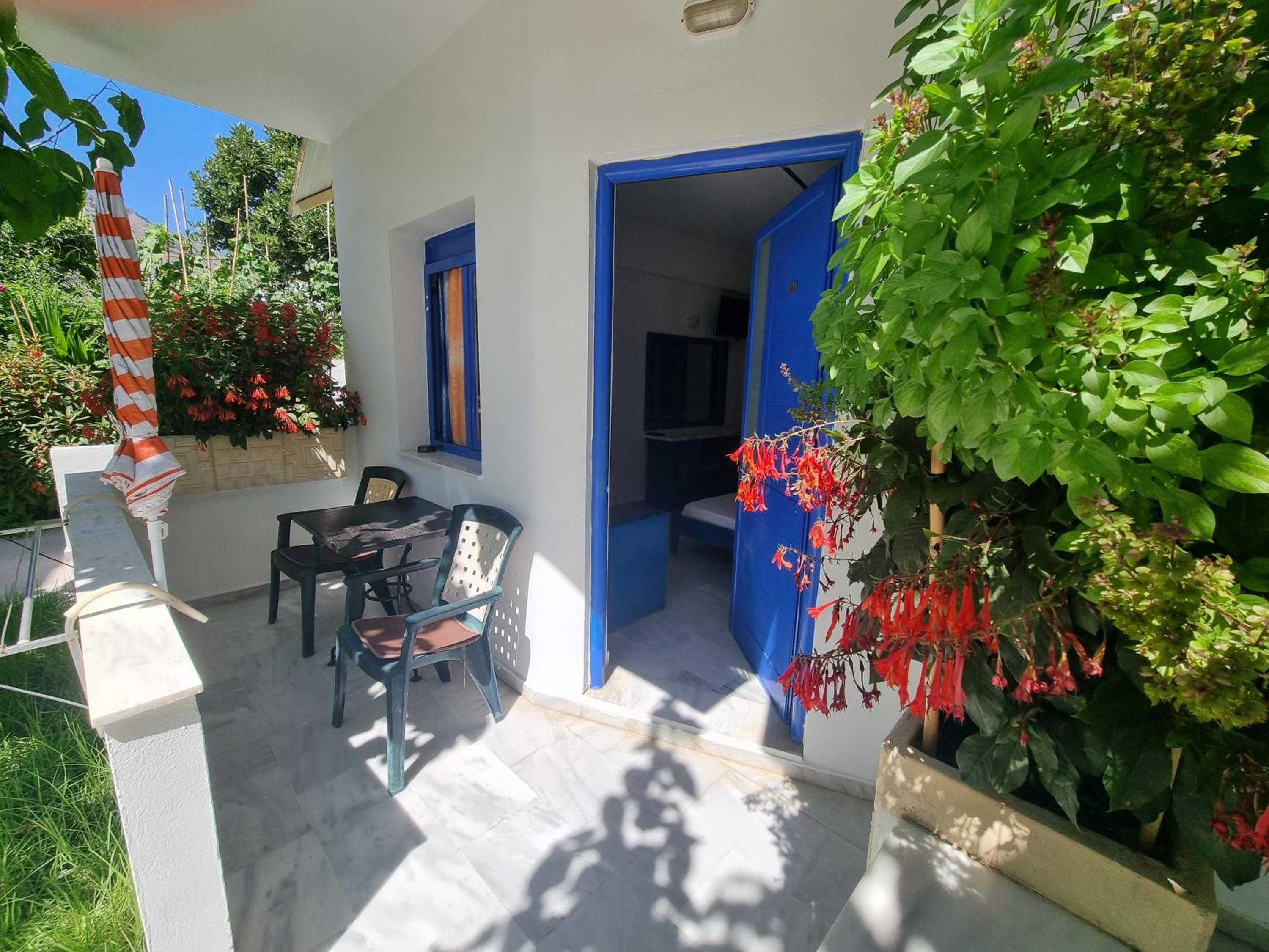 Studio (2 Adults) - Photo 19