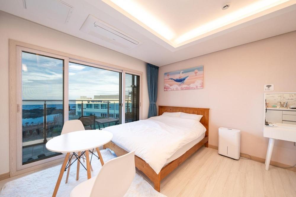 Double Room with Sea View photo 3