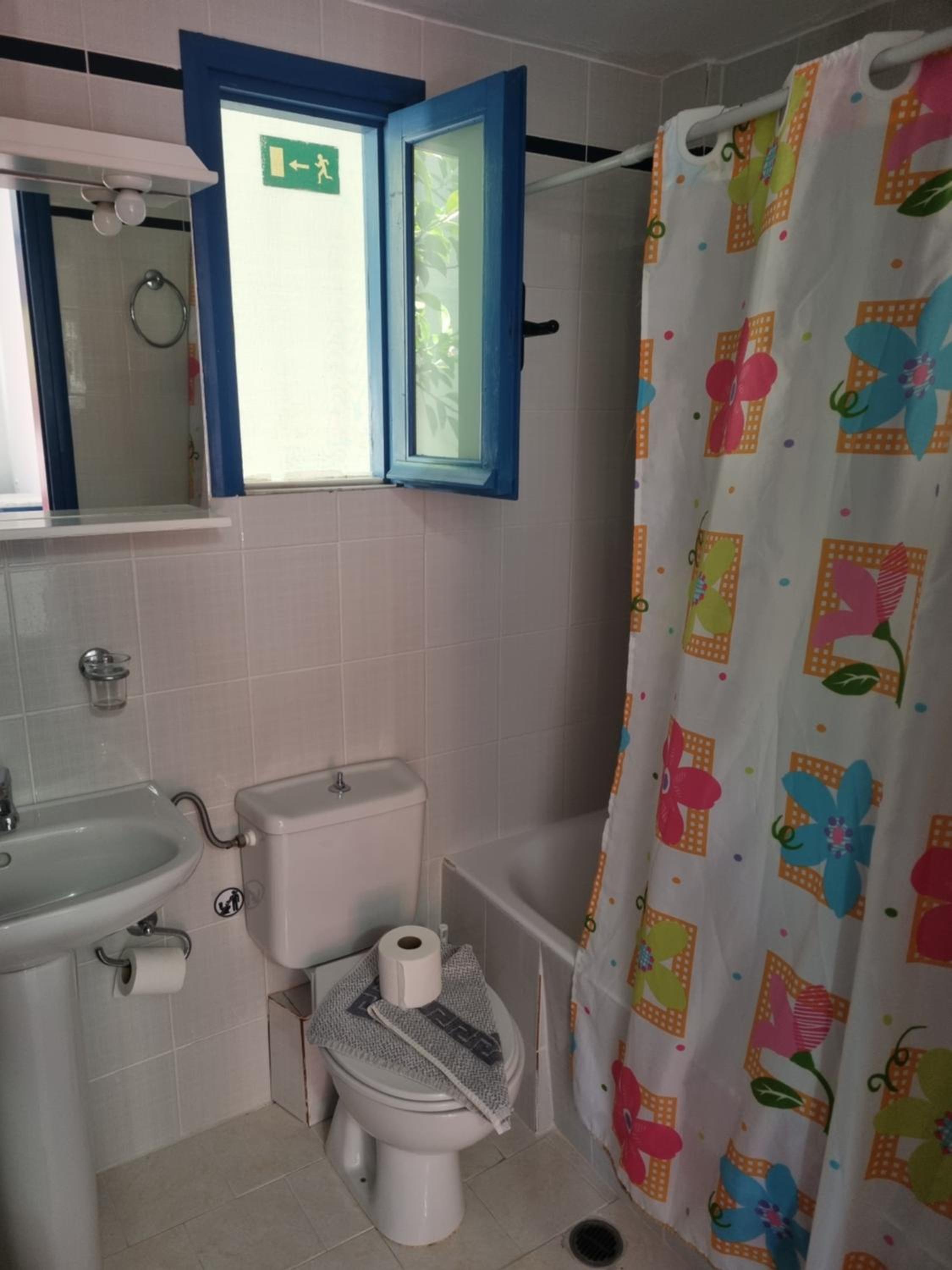Studio (2 Adults) - Photo 15