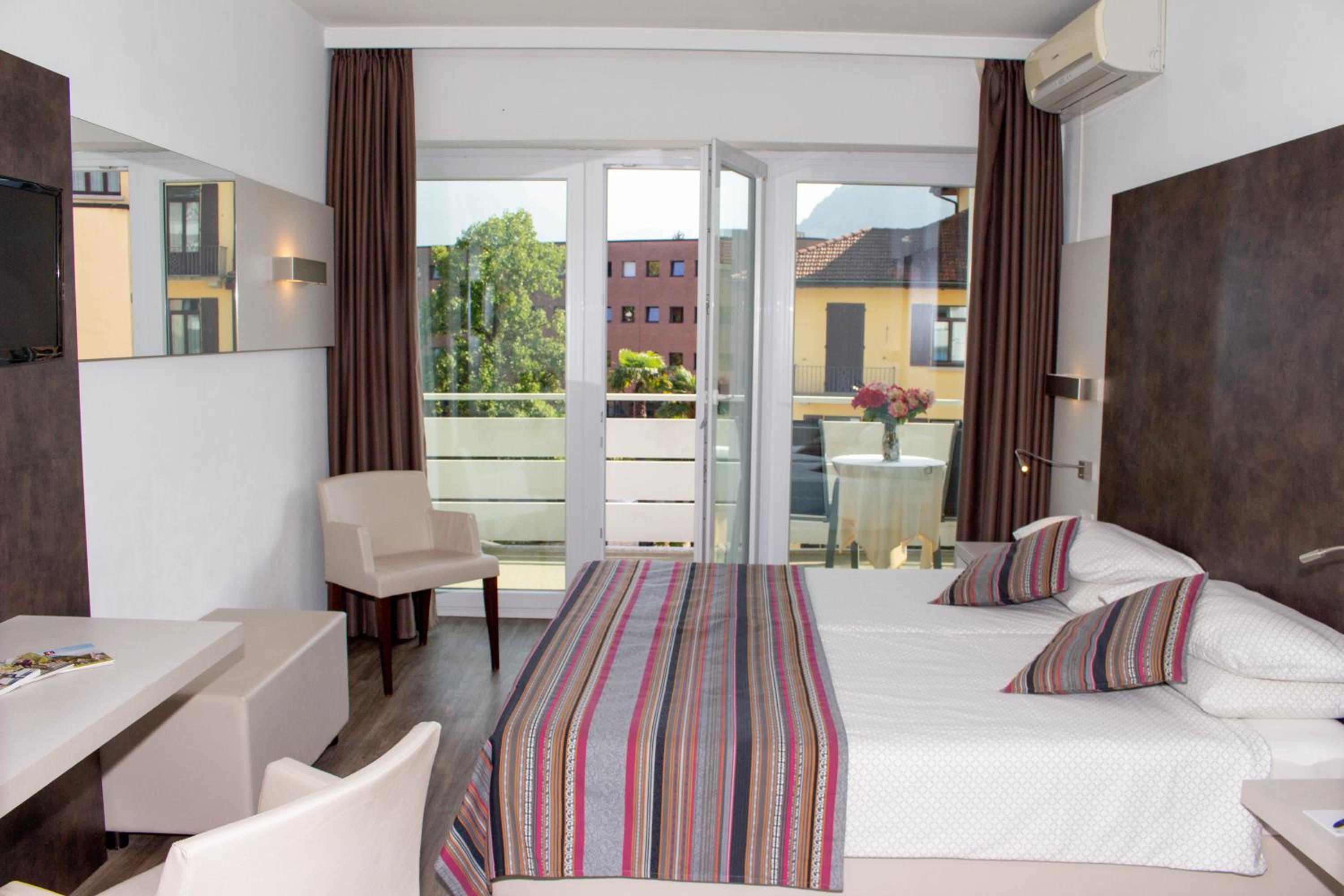 Superior Double Room with Balcony - Photo 2