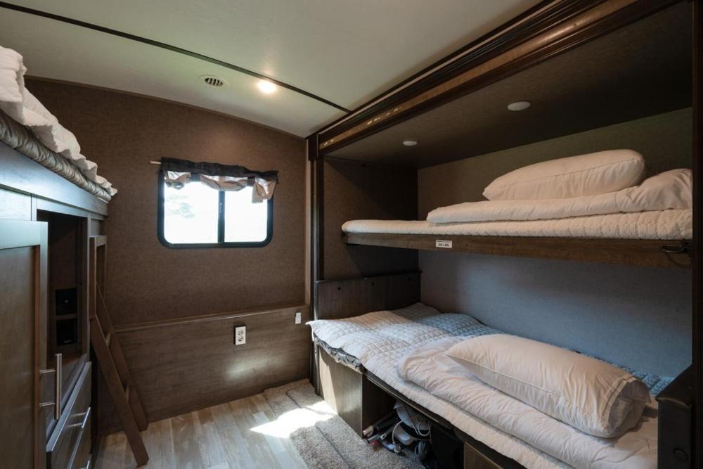 Double Room 5 photo 1