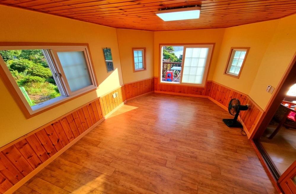 Family Room photo 2