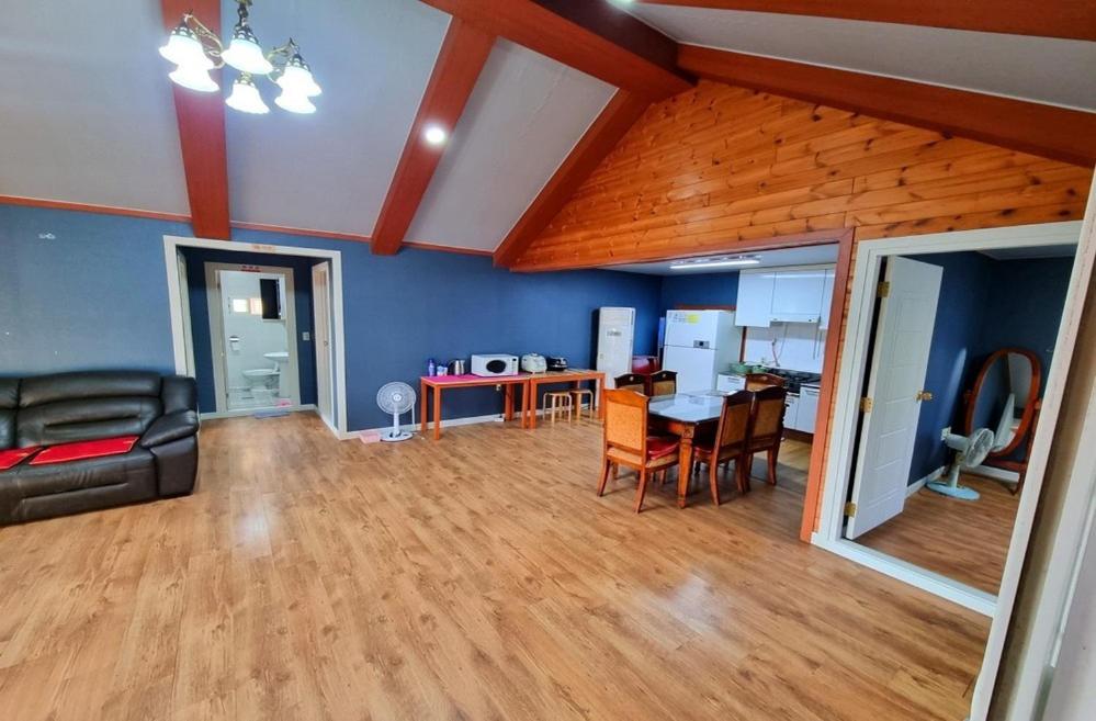 Family Room photo 1