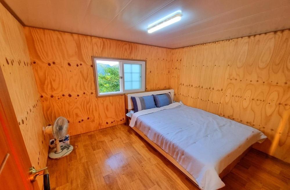 Family Room - Photo 11