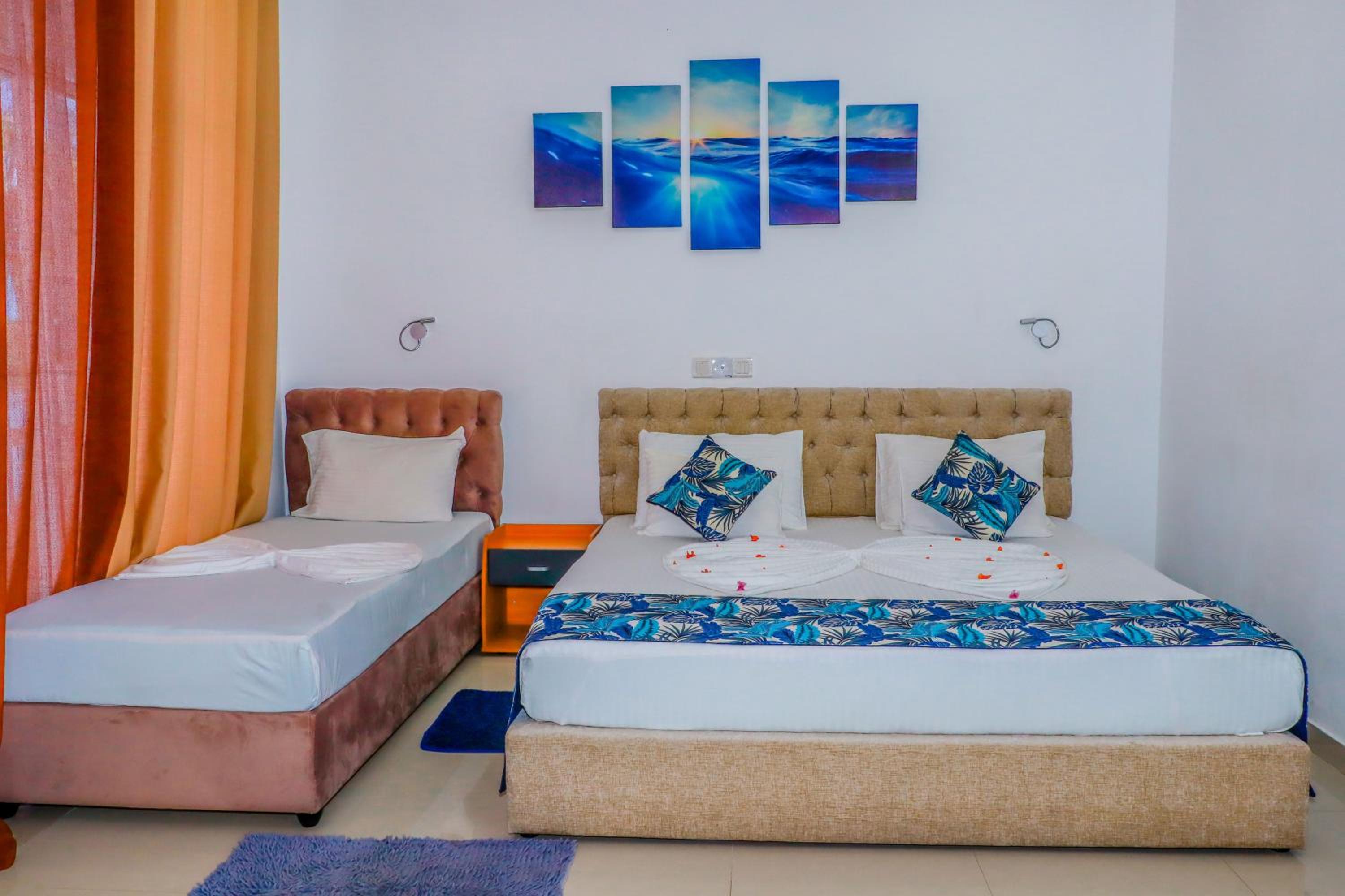 King Suite with Balcony photo 3