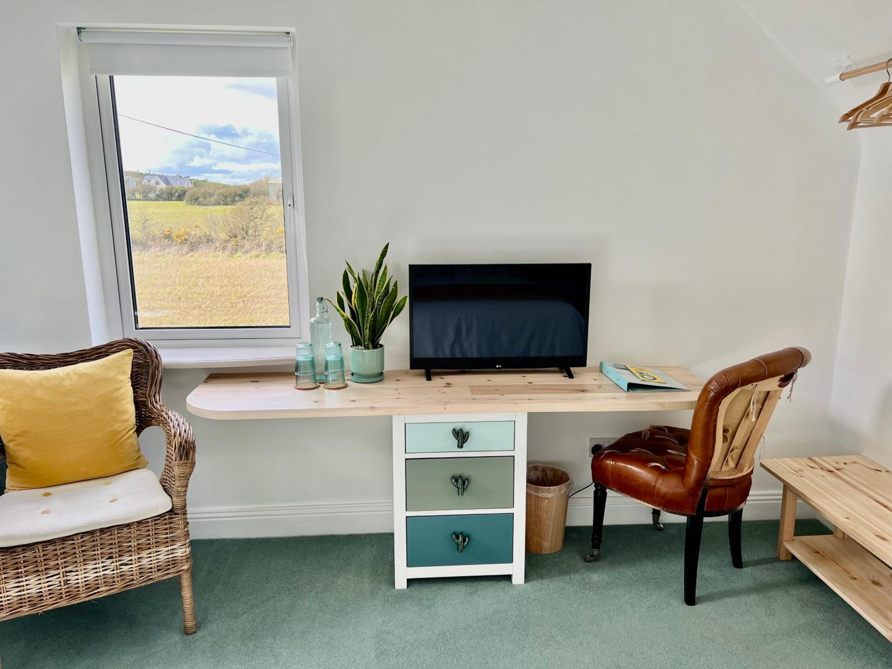 Deluxe Family Room - Photo 13