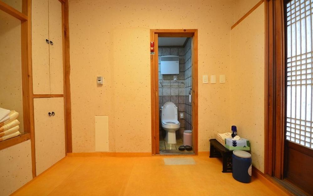 Double Room - Photo 5