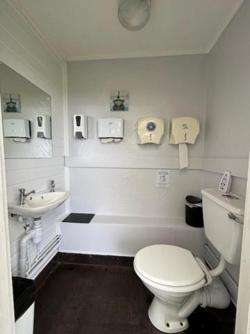 Budget Twin Room photo 3