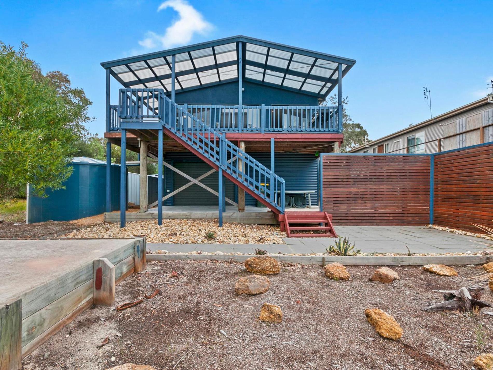 Three-Bedroom House photo 2