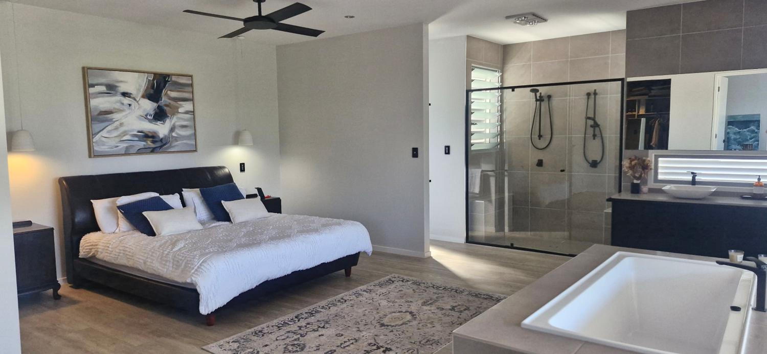 Seven-Bedroom House photo 1