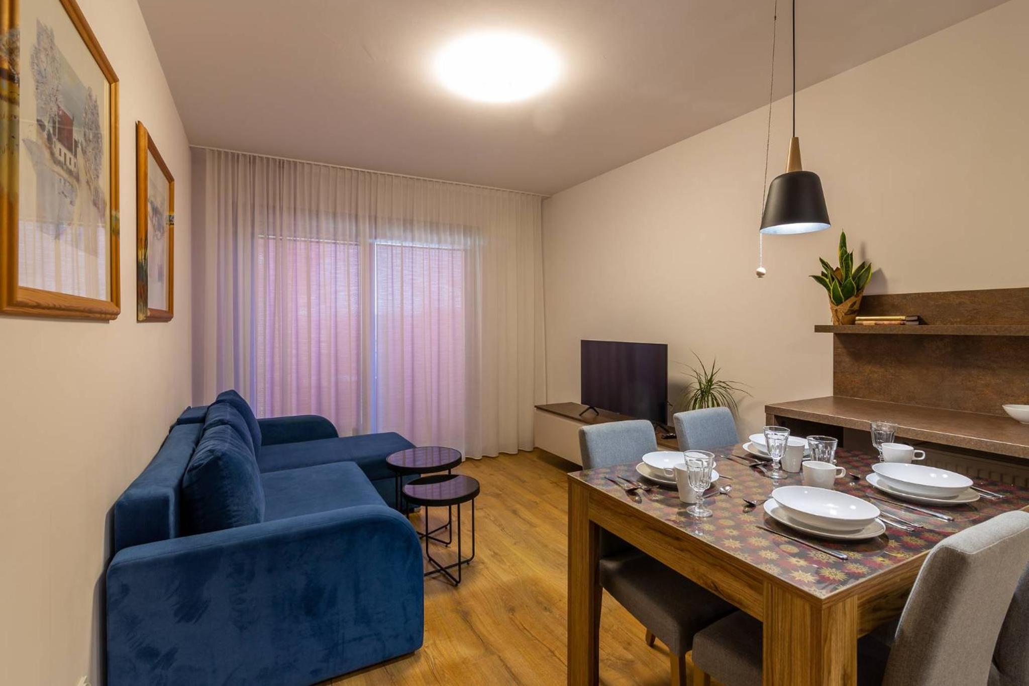 Two-Bedroom Apartment with River View - Photo 8